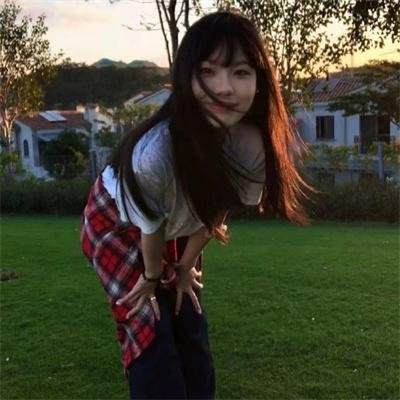 绯红色的窗帘
